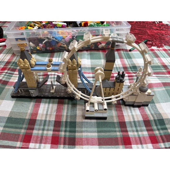 LEGO ARCHITECTURE: London (21034) - Used. IN BAG. All pieces. No Manual. No box - Picture 4 of 5